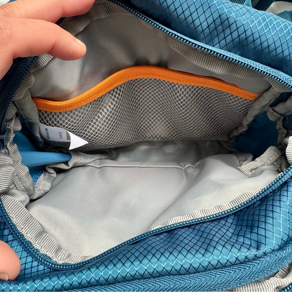 NWOT Glacier Peak Outdoor Waist Water Bottle And Pouch With Zipper Compartments - Picture 3 of 5